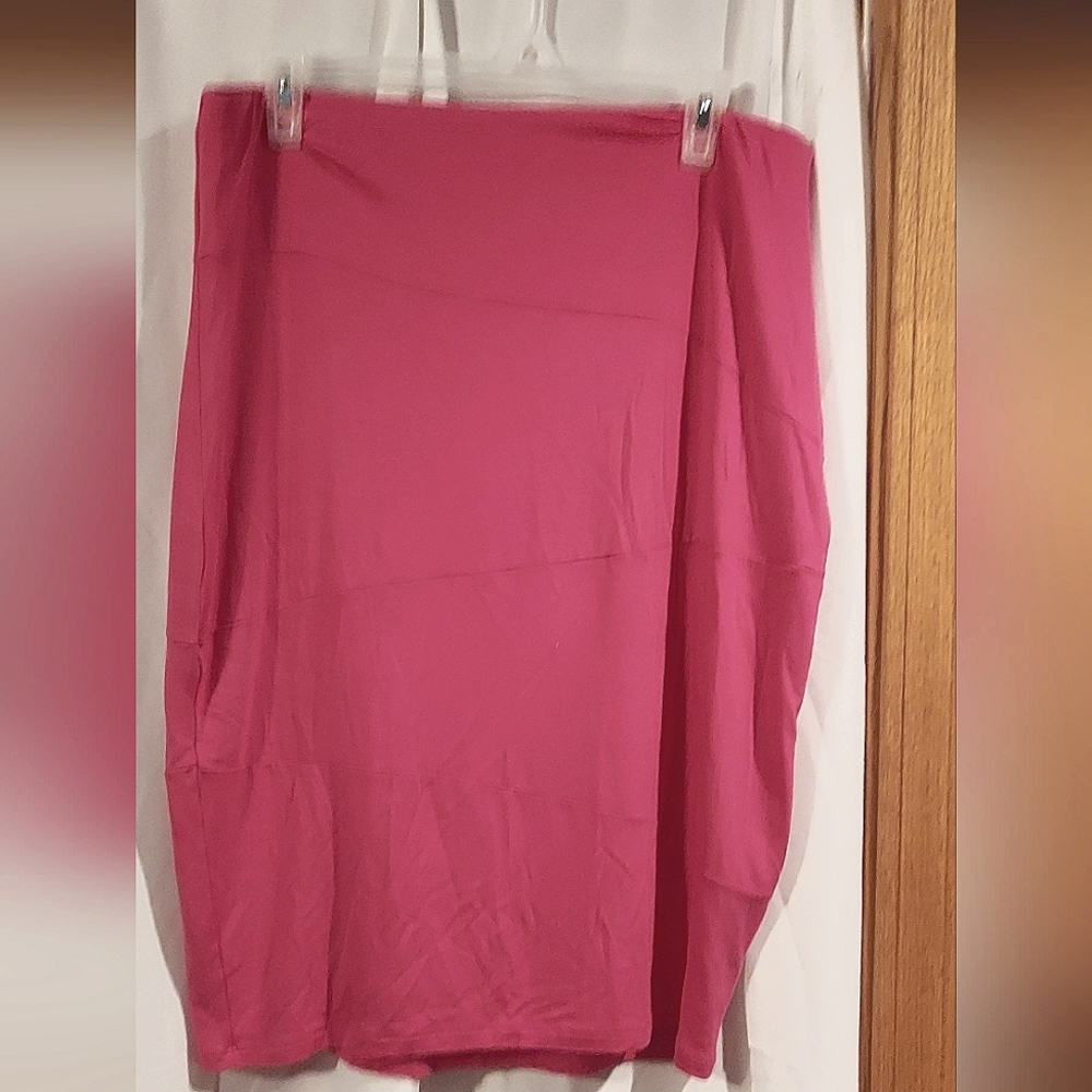 Pink pencil skirt